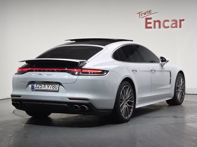 PORSCHE PANAMERA - 2
