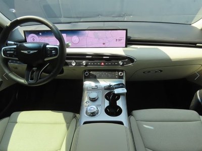 GENESIS GV70 - 10