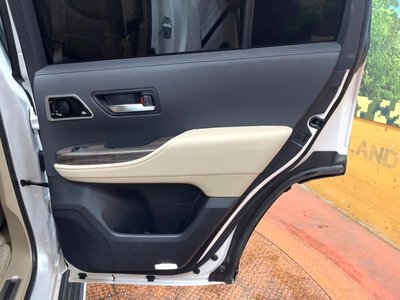 2023 Toyota LAND CRUISER 300 — миниатюра 33