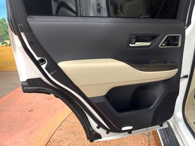 2023 Toyota LAND CRUISER 300 — миниатюра 25