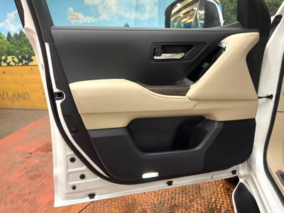2023 Toyota LAND CRUISER 300 — миниатюра 24