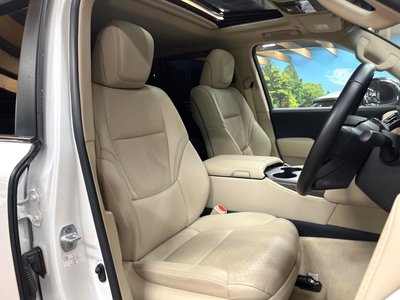 TOYOTA LAND CRUISER 300 - 8