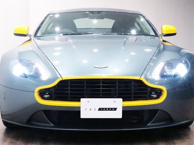 ASTON MARTIN V8 - 7