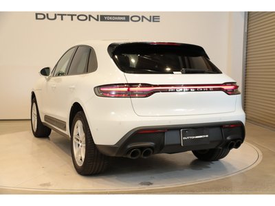 PORSCHE MACAN - 10