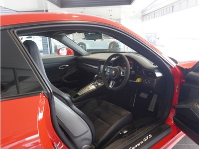 2018 Porsche 911 thumbnail 11