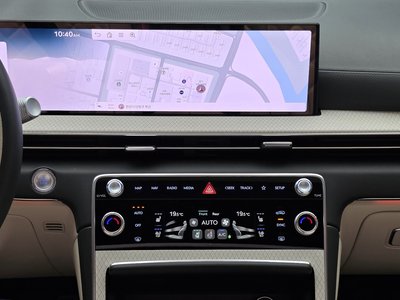2026 Genesis GV80 thumbnail 15