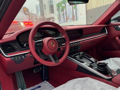صورة 6 لـ 2025 Porsche 911