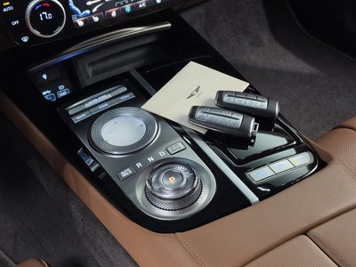 GENESIS G80 (RG3) - 9
