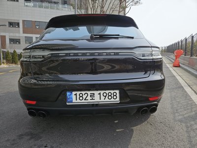 PORSCHE MACAN - 3