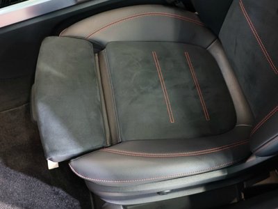 MERCEDES-BENZ GLB - 10