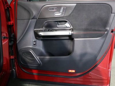 2022 Mercedes-BENZ GLB thumbnail 40