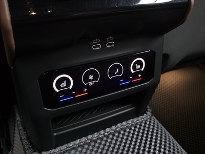 2023 BMW 5 SERIES thumbnail 28