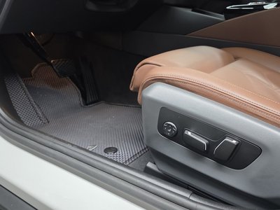 2023 BMW 5 SERIES thumbnail 29