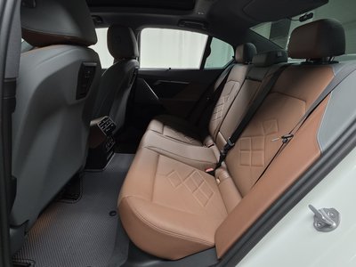 2023 BMW 5 SERIES thumbnail 18