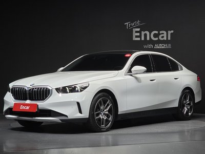 2023 BMW 5 SERIES — фото 1