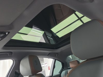 2023 BMW 5 SERIES thumbnail 23