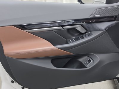 2023 BMW 5 SERIES thumbnail 14