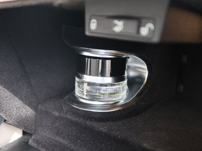 MERCEDES-BENZ E-CLASS - 8