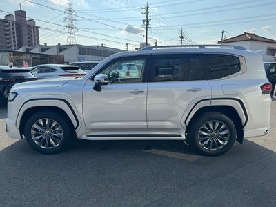 2025 Toyota LAND CRUISER 300 照片 8