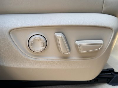 2025 Toyota LAND CRUISER 300 缩略图 43