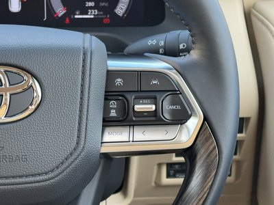 2025 Toyota LAND CRUISER 300 缩略图 38