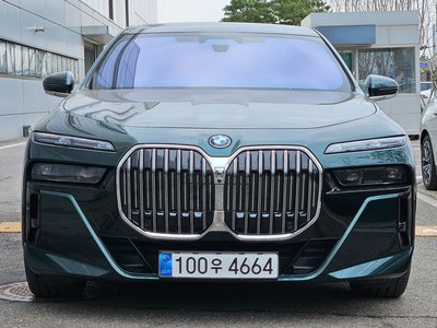 BMW 7 SERIES - 2