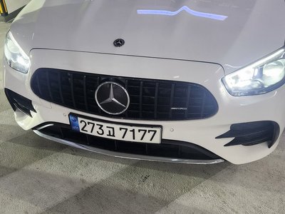 MERCEDES-BENZ E-CLASS - 1