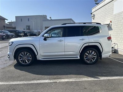 TOYOTA LAND CRUISER 300 - 8