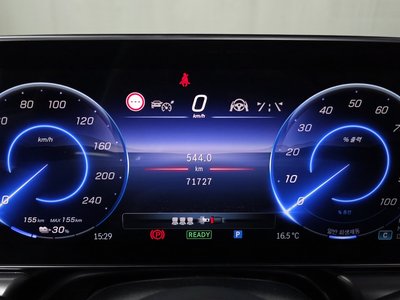 MERCEDES-BENZ EQE - 8