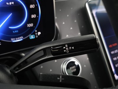 MERCEDES-BENZ EQE - 9