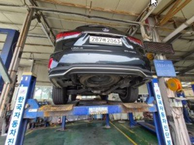 2021 Lexus RX photo 2
