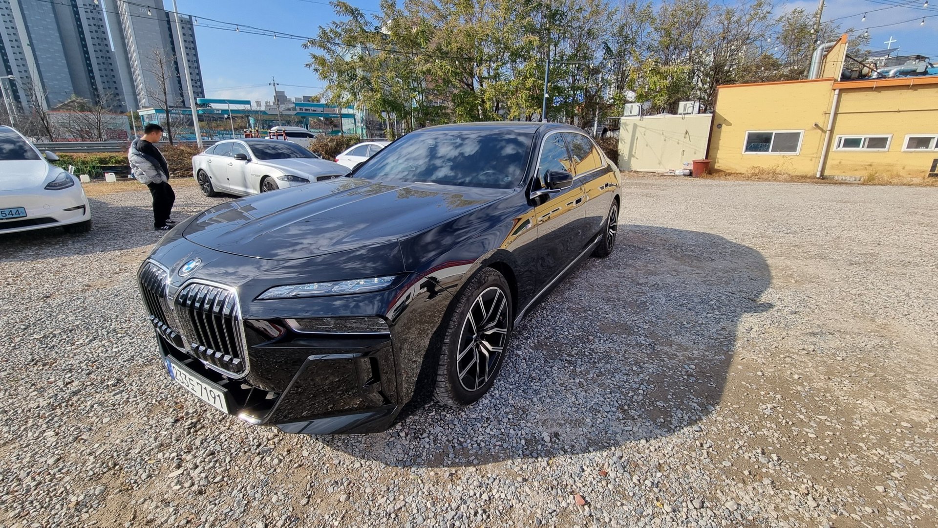 BMW 7 SERIES - View 1