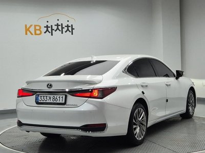 2026 LEXUS ES 照片 2