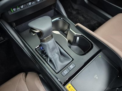 2026 Lexus ES — миниатюра 13