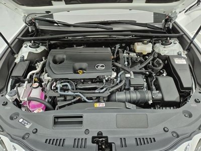 2026 Lexus ES — миниатюра 17
