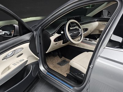 2024 Genesis GV70 photo 10