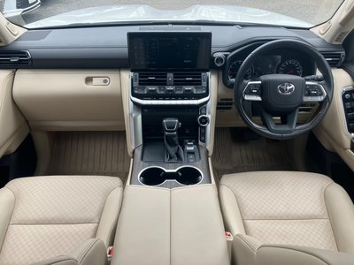 TOYOTA LAND CRUISER 300 - 5