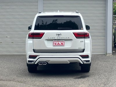TOYOTA LAND CRUISER 300 - 10