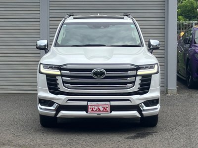TOYOTA LAND CRUISER 300 - 9