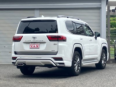 TOYOTA LAND CRUISER 300 - 3