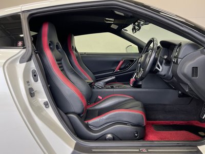 NISSAN GT-R - 10
