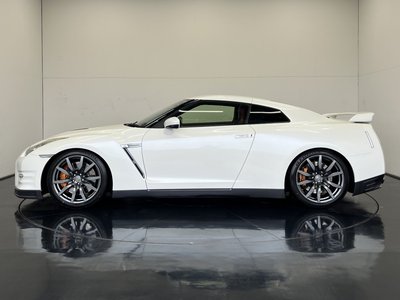 NISSAN GT-R - 6