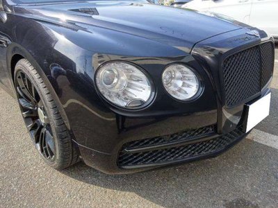 BENTLEY FLYING SPUR - 10