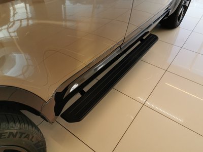 LAND ROVER DEFENDER - 10