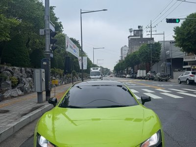AUDI R8 - 1