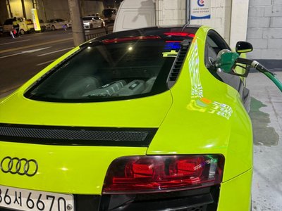 صورة مصغرة 11 لـ 2010 AUDI R8