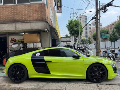صورة مصغرة 20 لـ 2010 AUDI R8