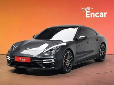 PORSCHE PANAMERA - 1