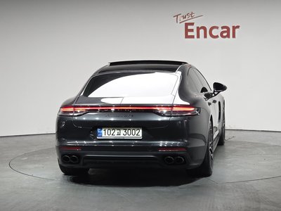 PORSCHE PANAMERA - 4