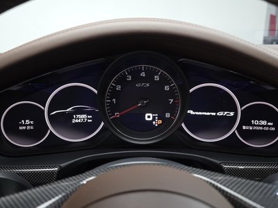 PORSCHE PANAMERA - 8